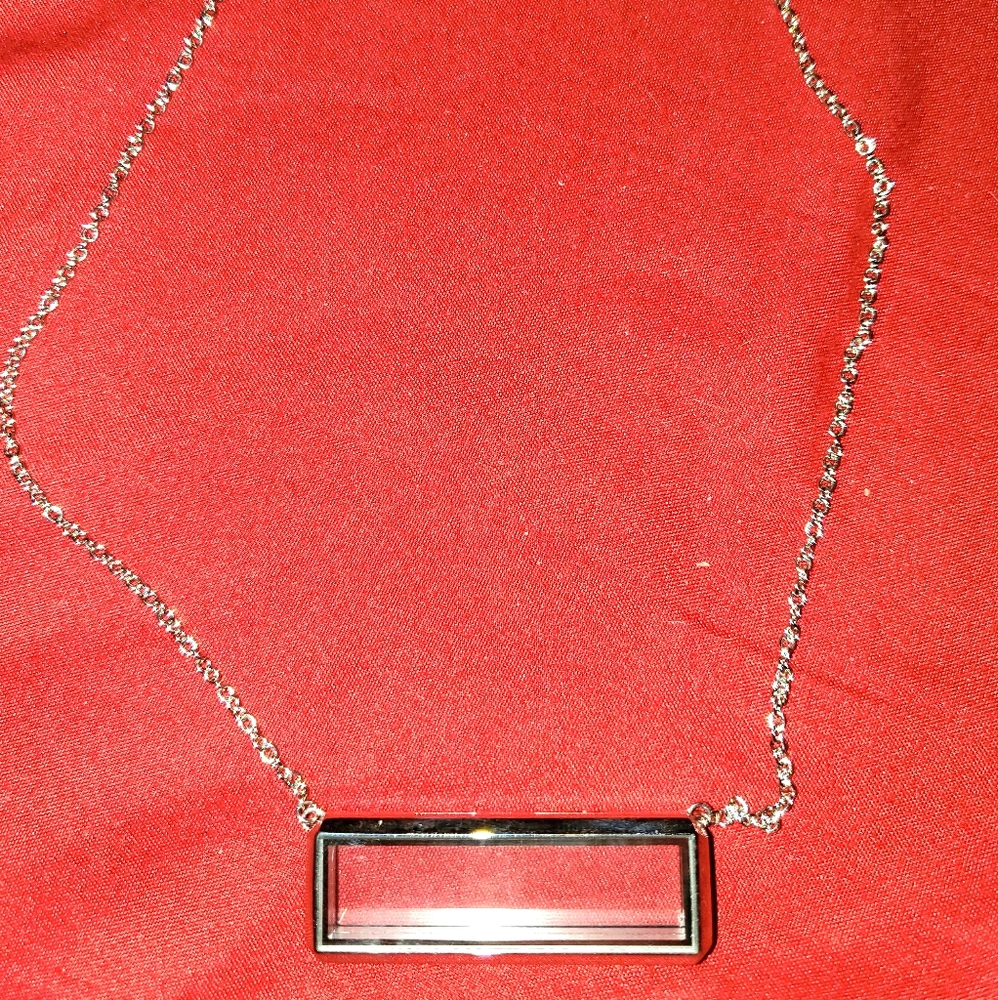 Locket bar necklace
